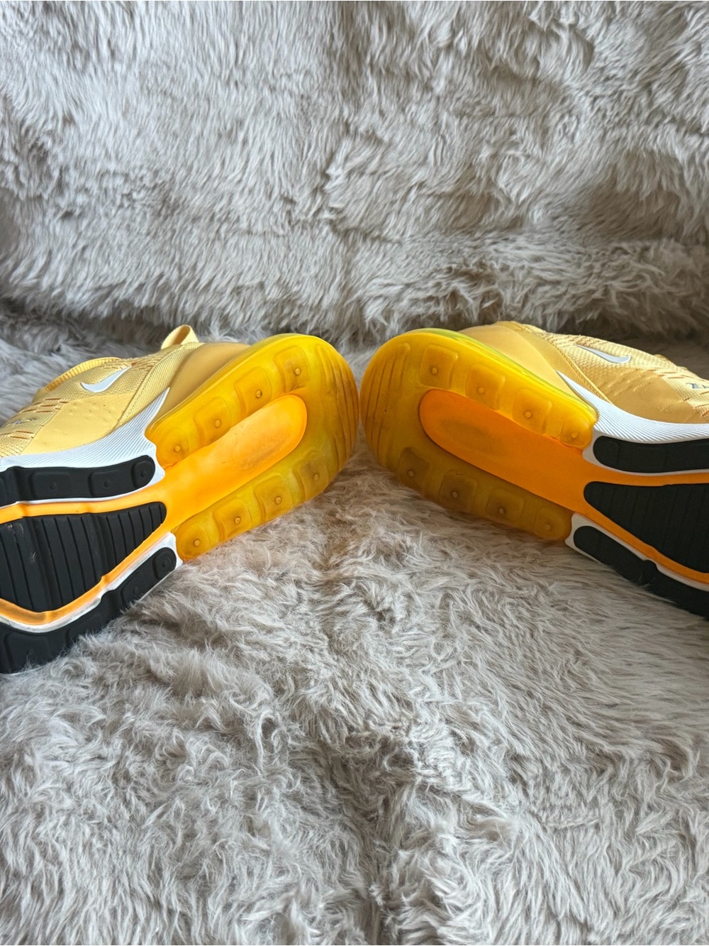 Super Rare Nike Women’s Yellow Air Max 270 - Picture 9 of 9